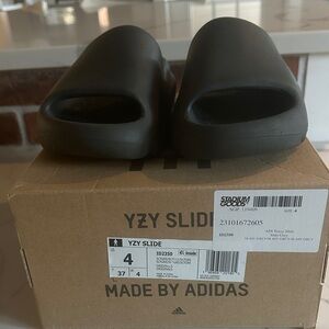 Adidas YZY Slide in Dark Gray